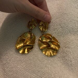 Elegant Gold Tone Floral Earrings